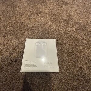 Apple White Headset with Minimalist Design and Premium Sound